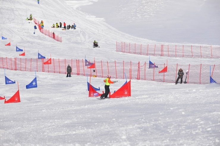 Erciyes’te Snowboard Rüzgarı