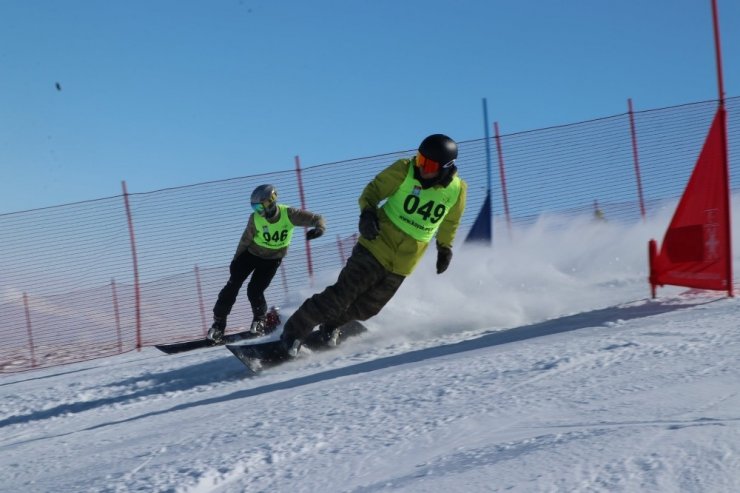 Erciyes’te Snowboard Rüzgarı