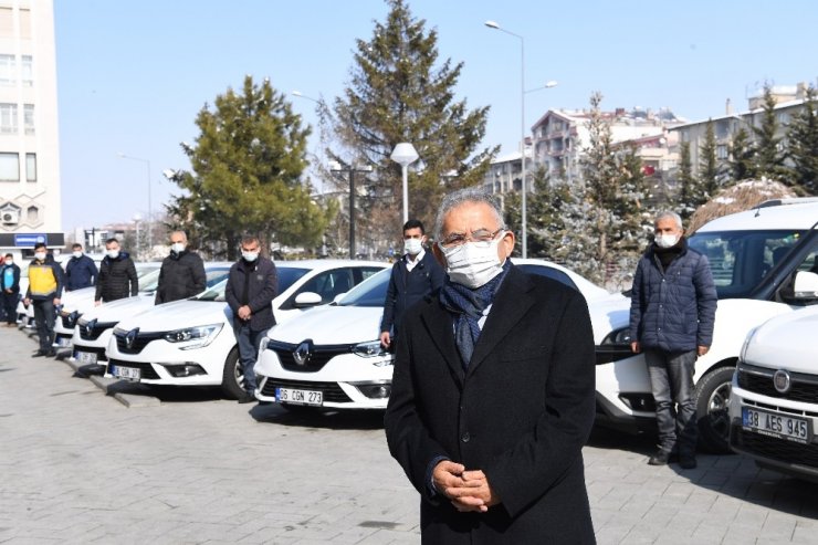 Doktor Başkandan filyasyon ve aşılamaya 24 yeni araç