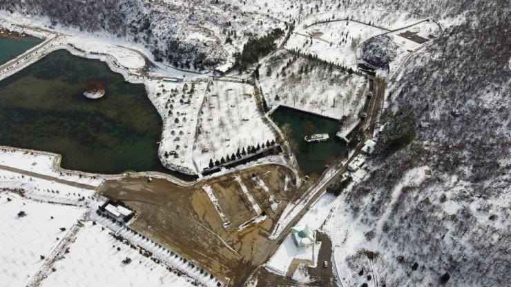 Toroslar’daki Kuğulu Park’ta kısıtlama sessizliği