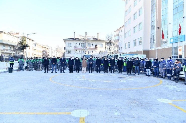 Mamak Belediyesi’nden iki mahallede köşe bucak temizlik