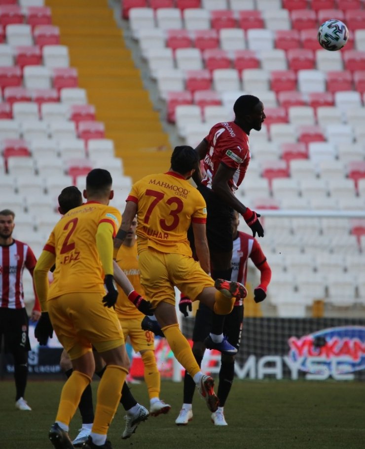 Süper Lig: DG Sivasspor: 1 - Kayserispor: 0 (İlk yarı)