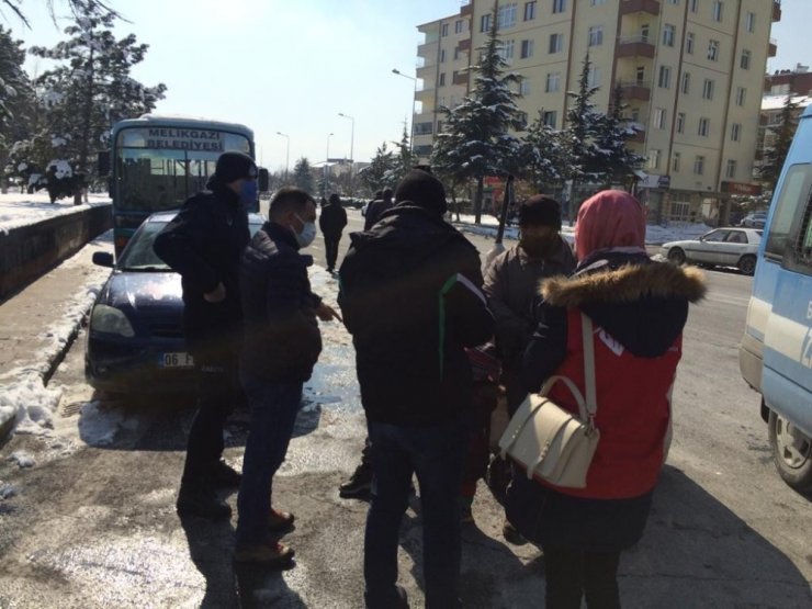 Kayseri zabıtasından dilenen çocuklara denetim