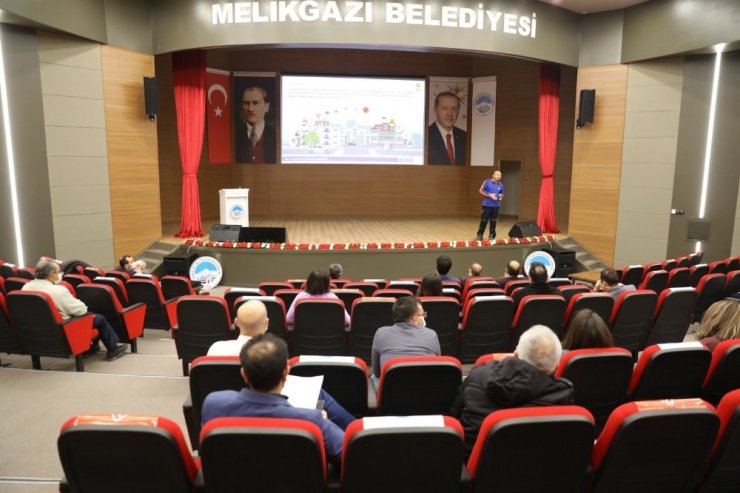 AFAD’tan Melikgazi personeline afet eğitimi