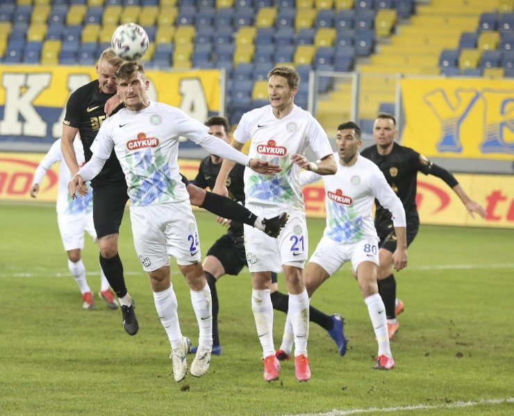 Süper Lig: MKE Ankaragücü: 1 Çaykur Rizespor: 1 (İlk Yarı)