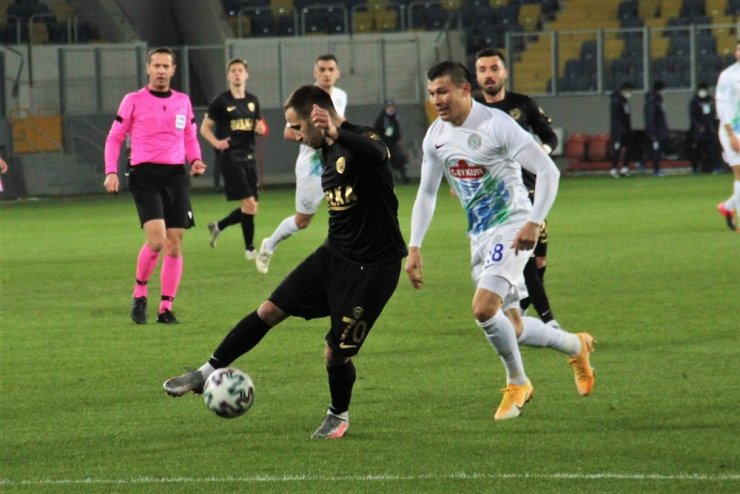 Süper Lig: MKE Ankaragücü: 1 Çaykur Rizespor: 1 (İlk Yarı)