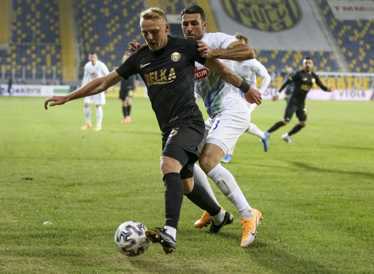 Süper Lig: MKE Ankaragücü: 1 Çaykur Rizespor: 1 (İlk Yarı)