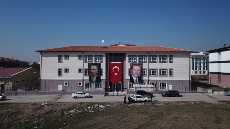 Cumhurbaşkanı Recep Tayyip Erdoğan, Ankara’nın Kahramankazan ilçesinde 3 okulun açılışını gerçekleştirdi