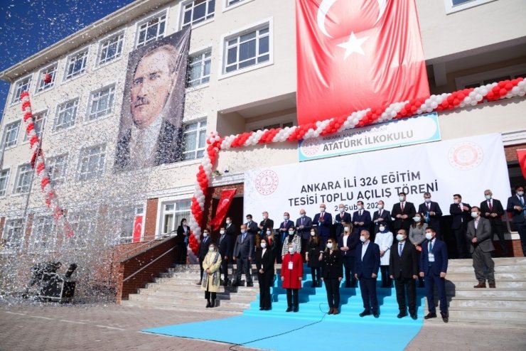 Cumhurbaşkanı Recep Tayyip Erdoğan, Ankara’nın Kahramankazan ilçesinde 3 okulun açılışını gerçekleştirdi