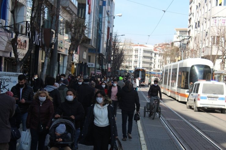 Güneşi gören parklara döküldü