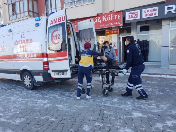 Bulduğu tüfeği göstermek isterken yanlışlıkla birini vurdu