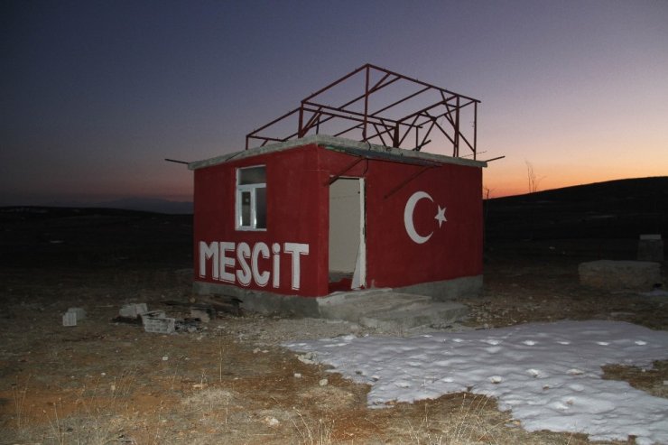 Konya’da tarla sulamak için kurulan güneş panellerini çalan hırsız bir ilçeyi bezdirdi