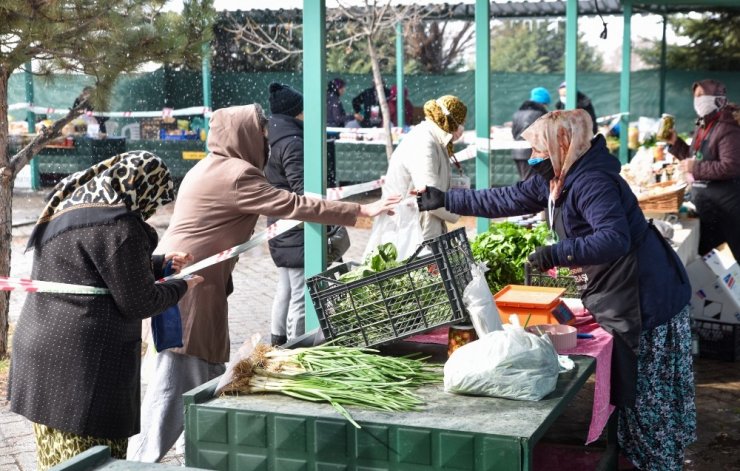 Kadın eli ile üretilen doğal ürünler yoğun ilgi görüyor