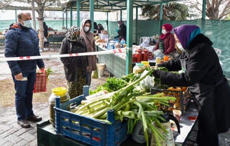 Kadın eli ile üretilen doğal ürünler yoğun ilgi görüyor