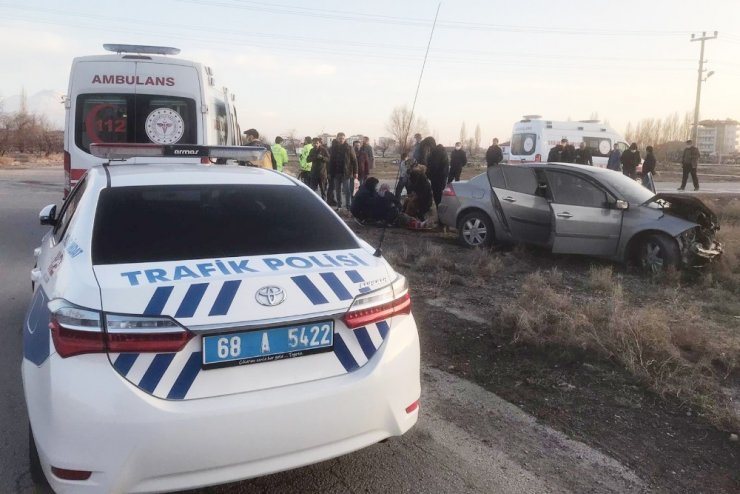 Aksaray’da iki otomobil çarpıştı: 6 yaralı