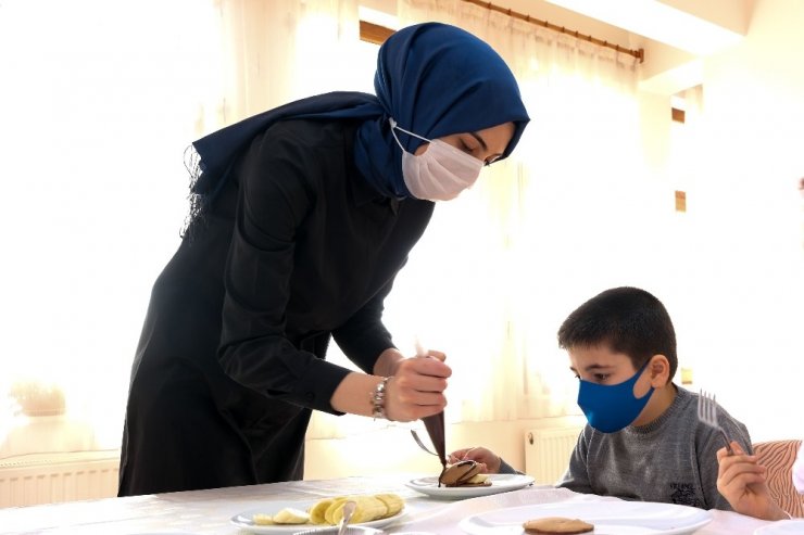 Altındağ’ın minik aşçıları yeni döneme kendi pastalarını yaparak girdiler