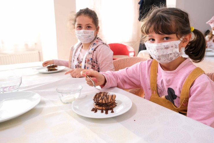 Altındağ’ın minik aşçıları yeni döneme kendi pastalarını yaparak girdiler