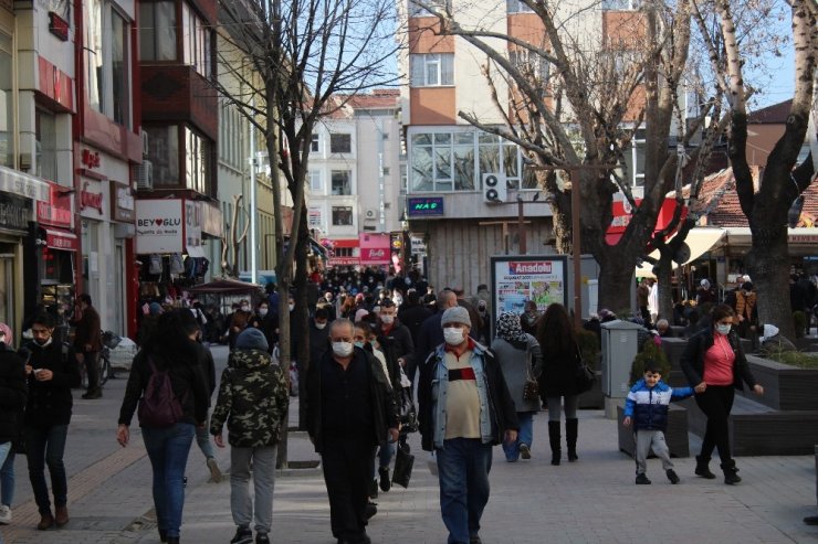 Eskişehir’de caddelerinde endişe veren yoğunluk