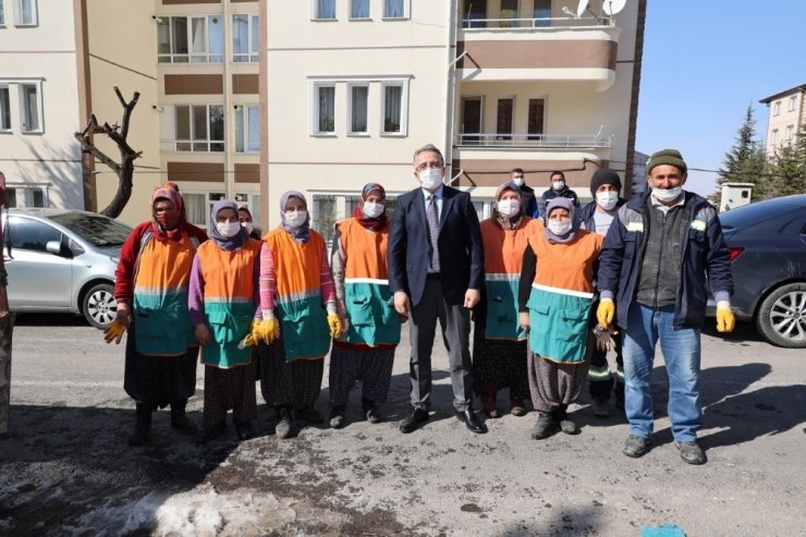 Parklardaki bakım ve yenileme çalışmaları devam ediyor