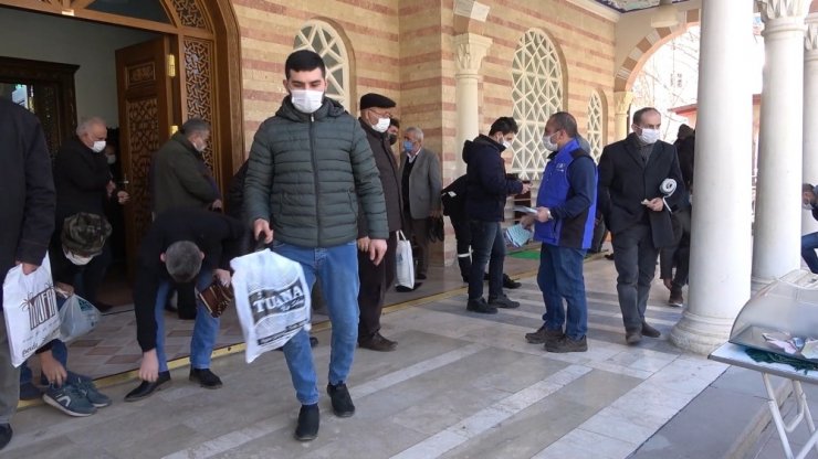 Cuma namazı öncesi vatandaşlara ’Afet Farkındalık Eğitimi’ verildi