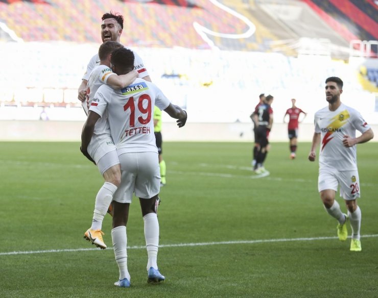 Süper Lig: Gençlerbirliği: 0 - Yeni Malayatspor: 1 (İlk yarı)