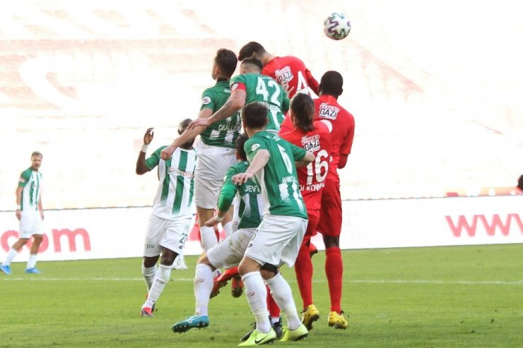 Süper Lig: Konyaspor: 0 - Gaziantep FK: 0 (İlk yarı)