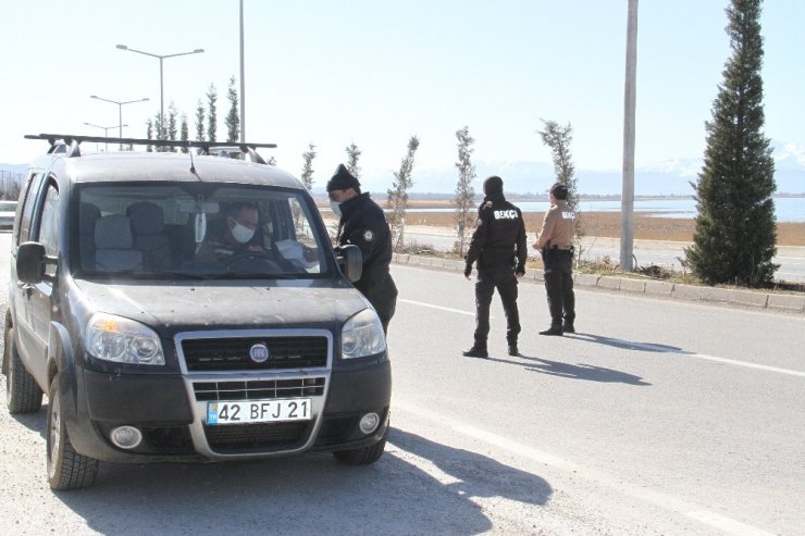 Beyşehir’de sokağa çıkma kısıtlamasına uymayanlara ceza uygulandı