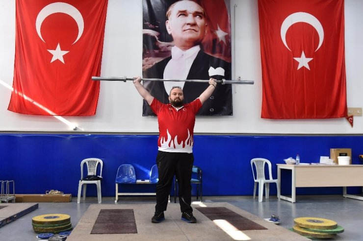 Ankara Büyükşehir Belediyesi’nden halter sporuna tam destek