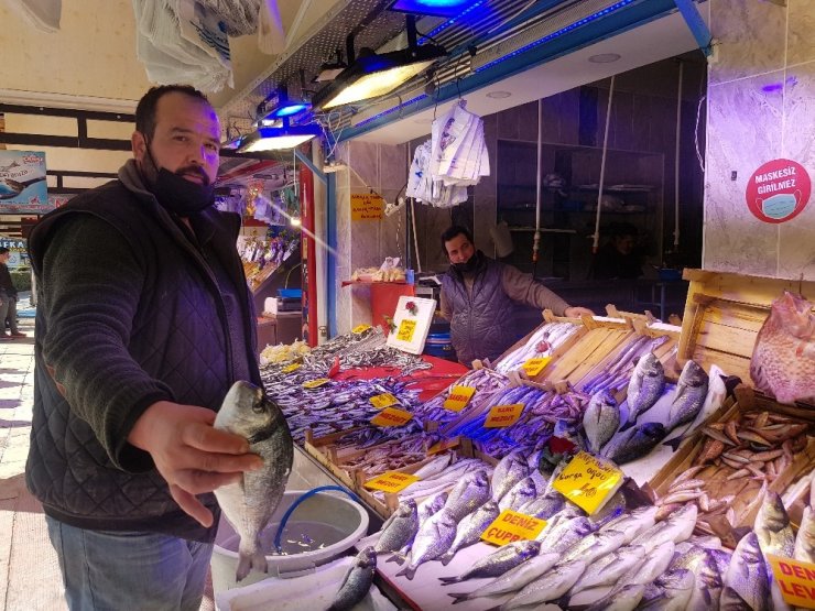 Kısıtlamada balıkçılar açık olsada, onlarda normalleşmeyi bekliyor