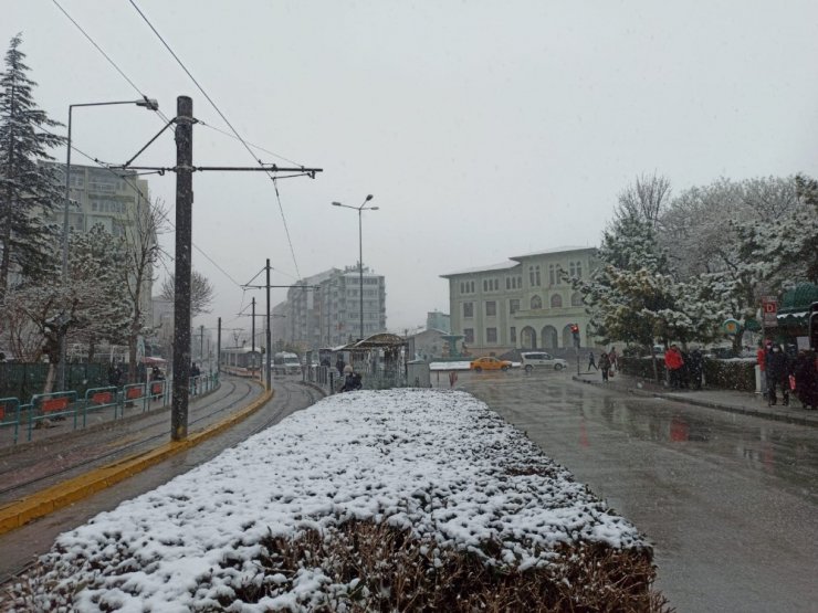 Eskişehir’de dün yazdı bugün kış