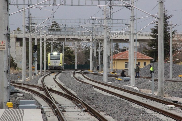 Konya-Karaman Yüksek Hızlı Tren Hattında test sürüşleri devam ediyor