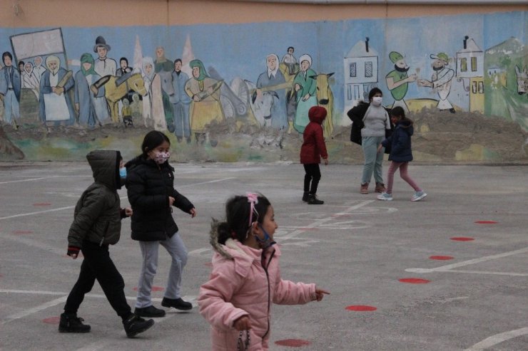 Karaman’da yüz yüze eğitim başladı