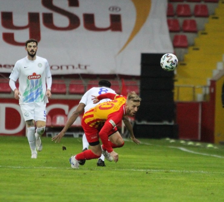 Süper Lig: Kayserispor: 0 - Çaykur Rizespor: 0 (İlk yarı)