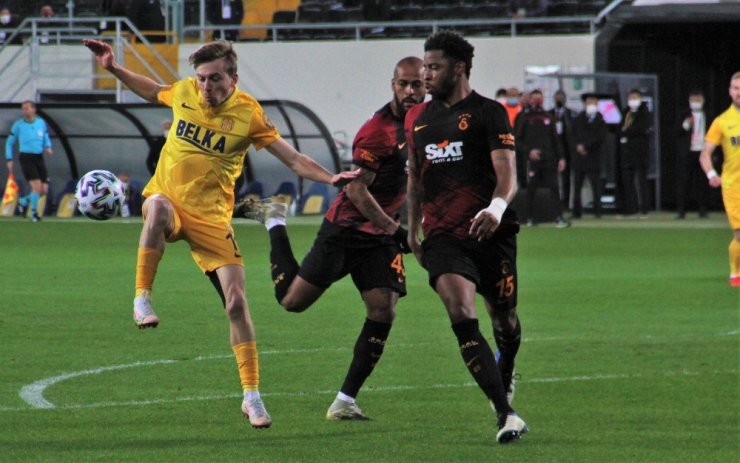 Süper Lig: MKE Ankaragücü: 1 - Galatasaray: 0 (İlk yarı)