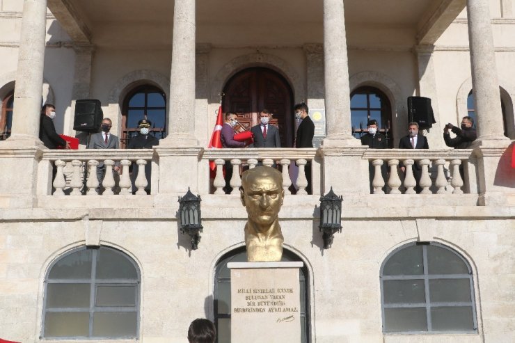 Sivas’ta bayrak teslim töreni düzenlendi