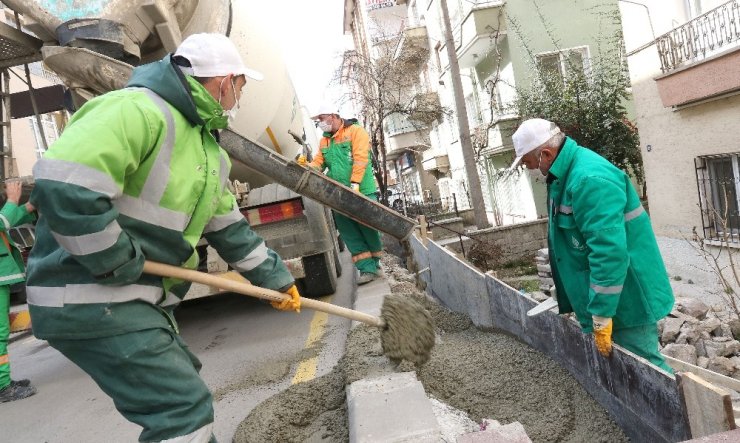 Çankaya Belediyesi’nden istinat duvarı çalışması