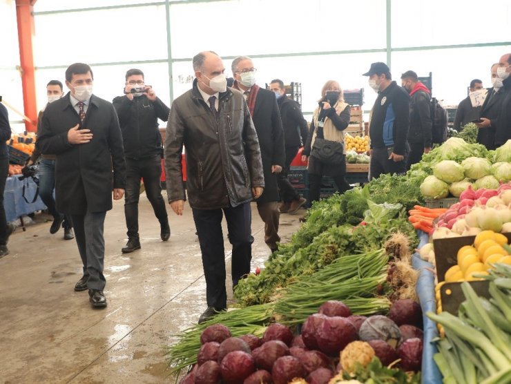 Konya Valisi Özkan: "Bu dönemde özellikle ev içi yoğun temaslardan kaçınmalıyız"