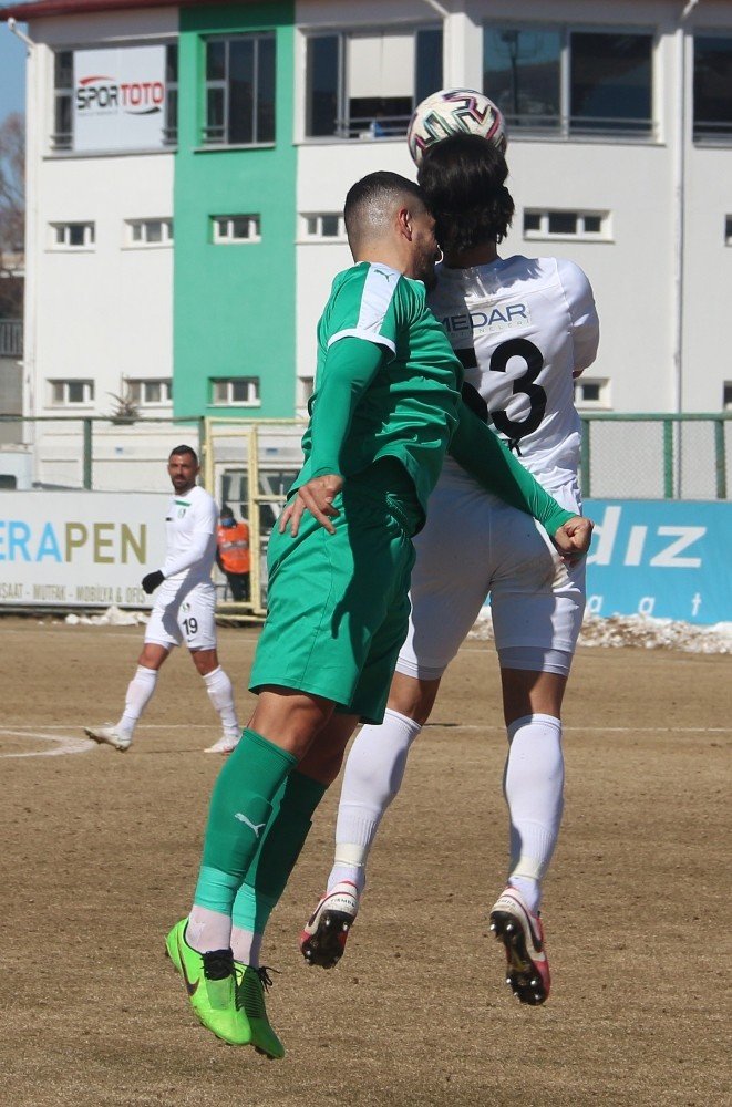 2. Lig: Sivas Belediyespor: 2 - Sakaryaspor: 2