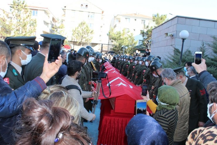 Bitlis şehitleri Ankara’da Cebeci Şehitliği’ne defnedildi