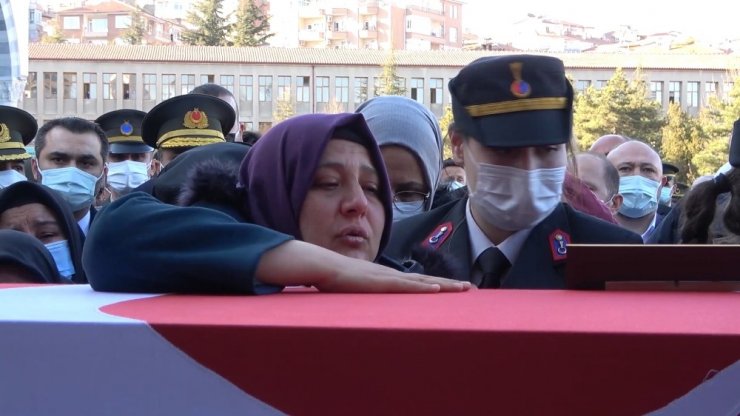 Kırıkkaleli şehit Astsubay Kıdemli Üstçavuş Ömer Umulu son yolculuğuna uğurlandı