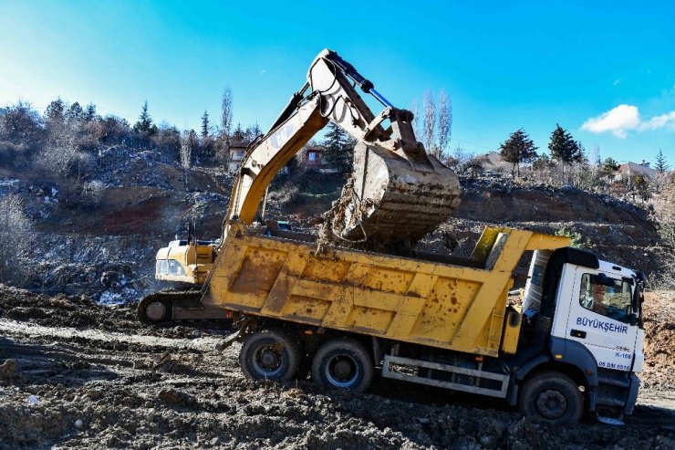 Şirindere mevkiindeki atıklarla mücadele devam ediyor