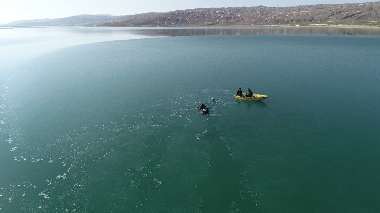 Eriyen buz tabakası rekortmen sporcuya sürpriz yaşattı