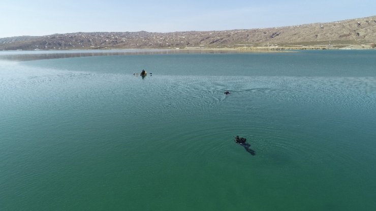 Eriyen buz tabakası rekortmen sporcuya sürpriz yaşattı