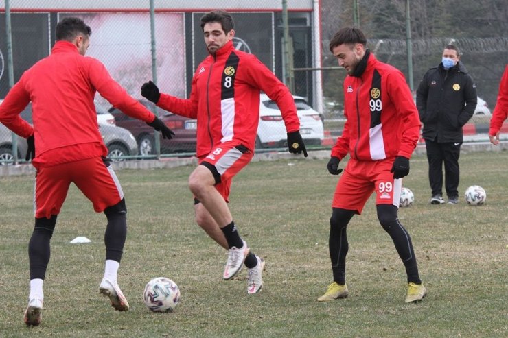 Eskişehirspor’da Akhisarspor deplasmanı öncesi hazırlıklar tamamlandı