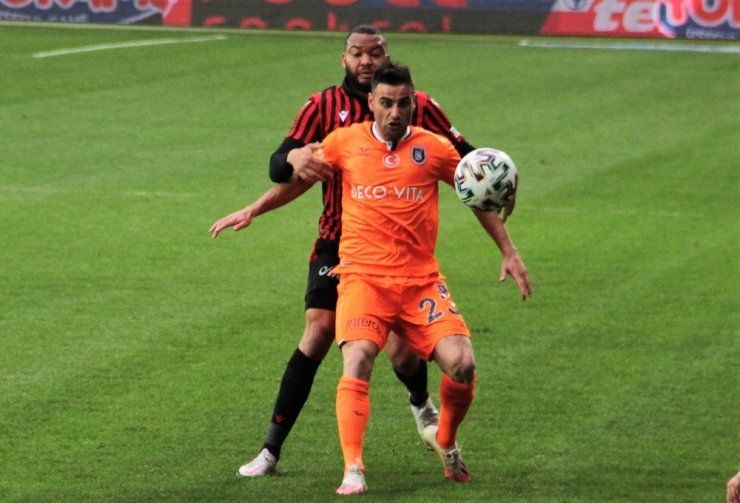 Süper Lig: Gençlerbirliği: 0 - M. Başakşehir: 0 (İlk yarı)