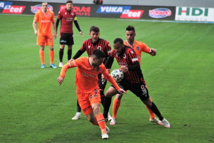 Süper Lig: Gençlerbirliği: 0 - M. Başakşehir: 0 (İlk yarı)