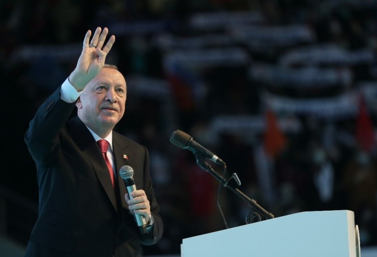 Cumhurbaşkanı Erdoğan: “Bunlar baskıya uğrayan kadının önce başına, sonra duruşuna bakarlar”