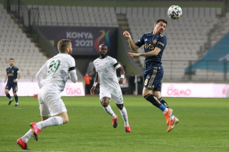 Süper Lig: Konyaspor: 0 - Fenerbahçe: 2 (Maç devam ediyor)