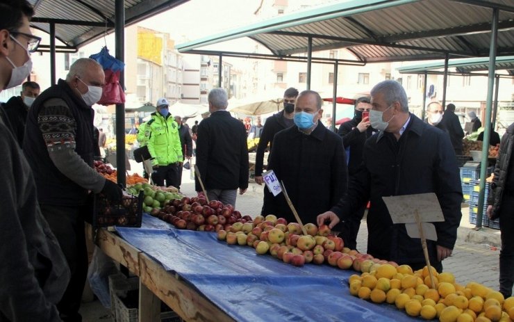 Vali Akın, semt pazar alanında incelemede bulundu