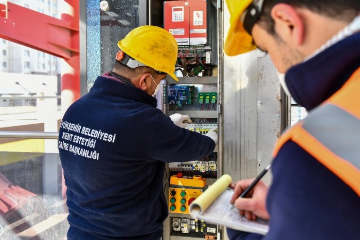 Başkent’teki asansör ve yürüyen merdivenlere bakım işlemi